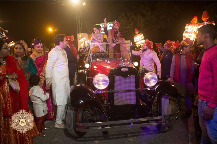 Vintage-car-baraat