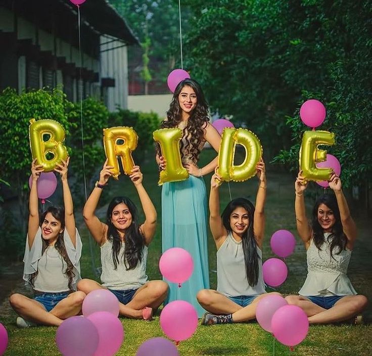 bridesmaids photoshoot