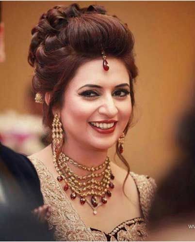 Indian wedding hairstyles for Indian Brides- Up Dos, Braids, loose curls