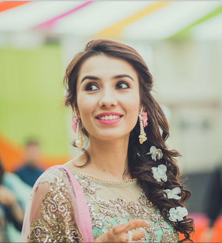 Tuhina-Chopra-hairstyle